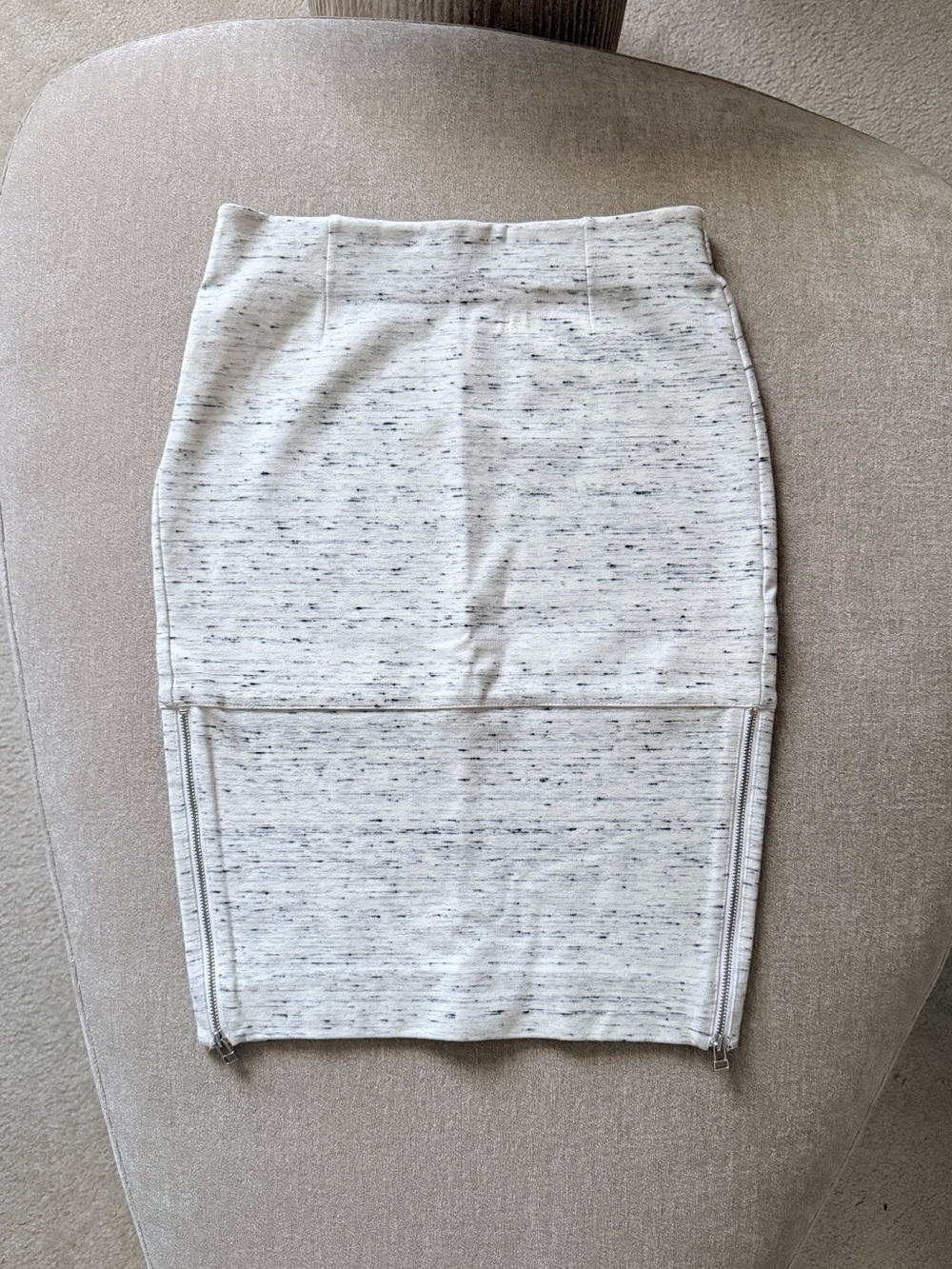 Wilfred Stretchy Midi Skirt